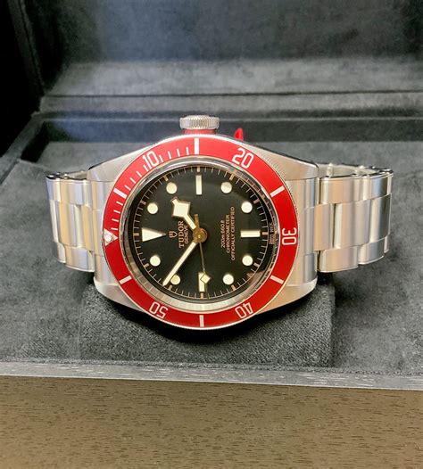 tudor submariner ghiera rossa